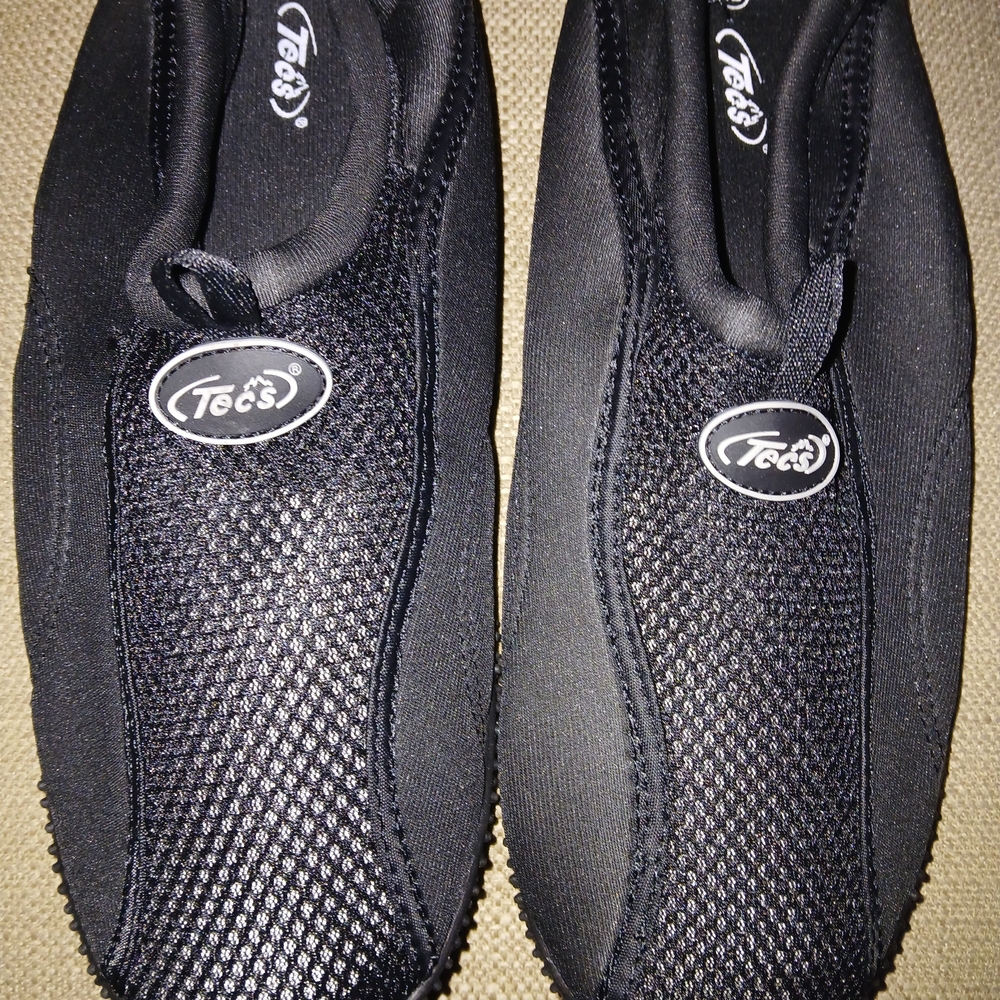 Tees Black Mesh Slip-On Shoes
